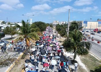 MAESTRO SE MANIFIENTAS EN PLAYA LAS AMERICAS