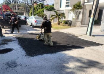 A paso firme programa de bacheo en la capital del estado: SEOP