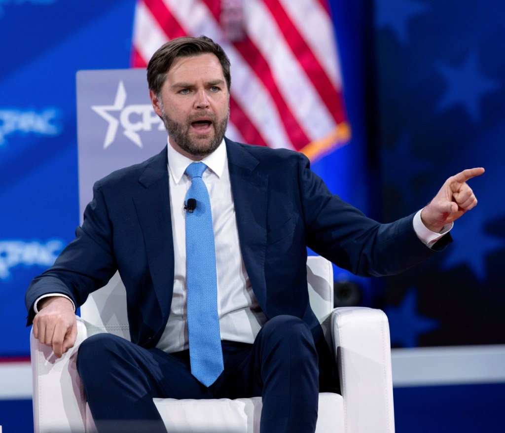 El vicepresidente J. D. Vance habla durante la Conferencia de Acción Política Conservadora, el 20 de febrero