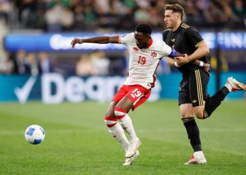Alphonso Davies se rompe el ligamento cruzado y se pierde lo que resta de temporada