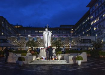 Ángelus dominical: El Papa siente “la bendición que esconde la fragilidad”