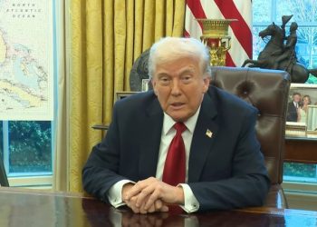 Anuncia Trump aranceles del 25 por ciento a automóviles fabricados fuera de EE.UU.