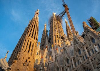 Artista mexicano participará en diseño de nueva fachada de la Sagrada Familia en Barcelona