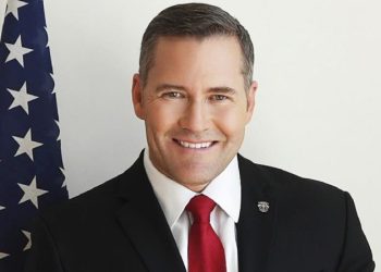 Asesor de Seguridad Nacional de EE.UU. asume responsabilidad de mensajes de ataques en Yemen