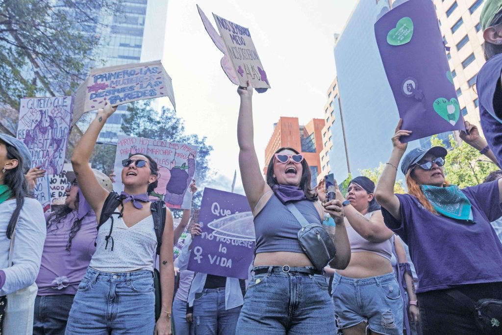 Miles de mexicanas se unen por el Día Internacional de la Mujer con diversas marchas del 8M en México este 8 de marzo