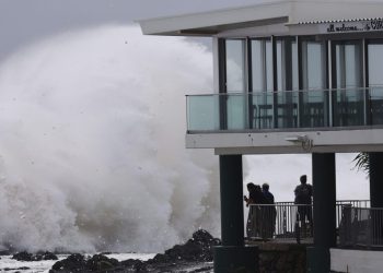 Australia se prepara para la llegada del ciclón tropical Alfred