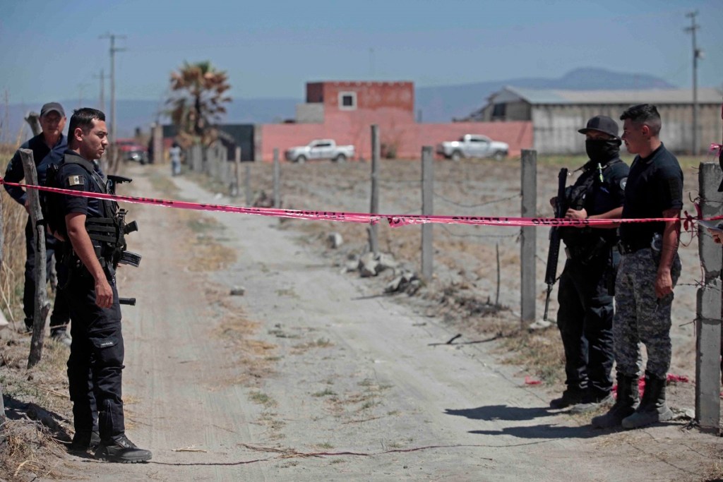 Vigilancia en el Rancho Izaguirre, donde el 5 de marzo localizaron un crematorio clandestino en el municipio de Teuchitlán, Jalisco (Foto de El Universal)