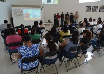 Capacitan a personal del ayuntamiento de Playa del Carmen en materia de conservación de la tortuga marina