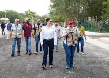 Con la pavimentación de la avenida Mayapan, Estefanía Mercado cumple a los habitantes de Tumben Chilam