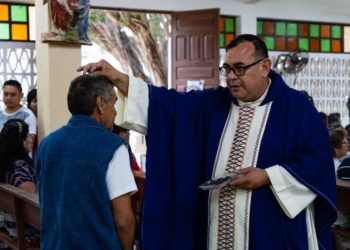 "Inicio de Cuaresma: Católicos reciben ceniza en parroquia de José María Morelos"