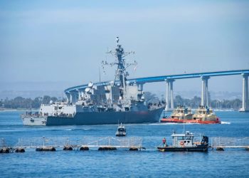 EE.UU. despliega otro buque de guerra cerca de México para reforzar la seguridad fronteriza en el Pacífico