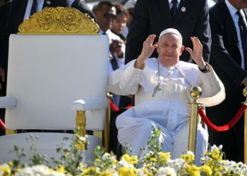 El papa será dado de alta mañana y seguirá la convalecencia en el Vaticano dos meses