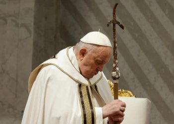 En medio de su enfermedad, el papa Francisco asegura: “la guerra parece aún más absurda”