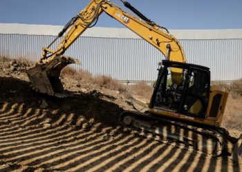 Estados Unidos añadirá más de 10 km al muro