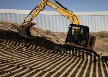 Estados Unidos añadirá más de 10 km al muro fronterizo con México