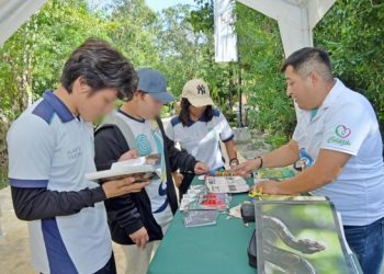 Exploran estudiantes del Colegio de Bachilleres la biodiversidad en el Parque Urbano Corazón