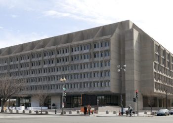 La mayoría de los 80,000 trabajadores federales de salud de EE.UU. es invitada a renunciar