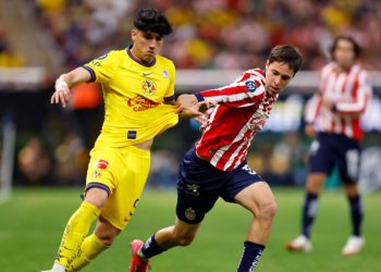 Liga MX investigará supuesto “botellazo” en el Akron tras el Clásico Nacional