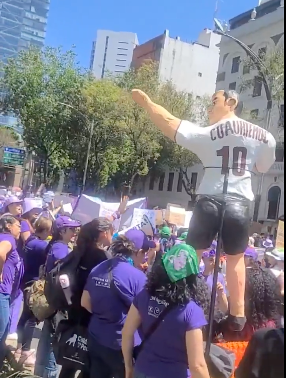 piñata de Cuauhtémoc Blanco 