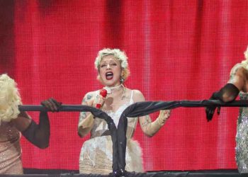 Mon Laferte en el Vive Latino 2025: una enorme headliner a diez años de su debut en el festival