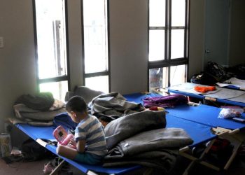 Organizaciones rechazan en Florida proyecto que debilita protección de niños migrantes abusados