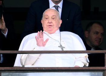 Papa Francisco reza por víctimas de sismo en Myanmar durante su convalencencia