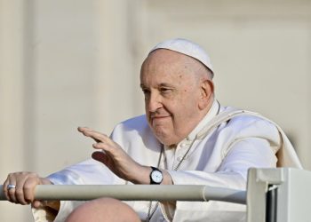 Papa Francisco ya no está en “peligro inminente”, tras 25 días hospitalizado