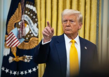 Presidente del Tribunal Supremo de EE.UU. reprende a Trump por sus ataques contra un juez federal