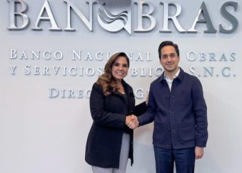 Revisa Mara Lezama proyectos de movilidad con el director general del Banco Nacional de Obras y Servicios, Jorge Mendoza Sánchez