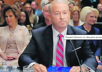 Ronald Johnson no descarta acción militar contra los cárteles mexicanos