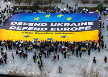 Rusia rechaza el plan de paz europeo y advierte contra el despliegue de tropas en Ucrania