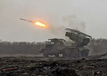 Rusia y Ucrania mantienen ataques mientras se perfilan los detalles de una tregua