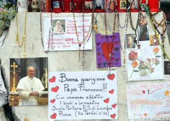 Salud del papa Francisco hoy: sigue en terapia y prepara homilía