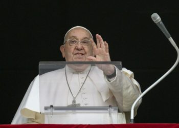 Salud del papa Francisco sigue mejorando; ya no necesita ventilación mecánica por las noches