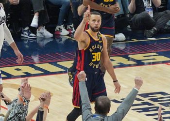 Stephen Curry llega a los 4 mil triples en su carrera