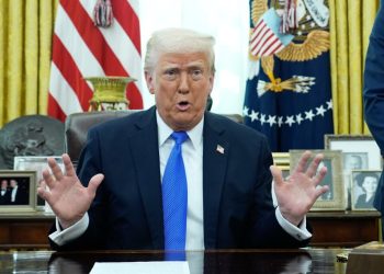 Trump amenaza con castigar a los abogados que denuncien sus medidas migratorias