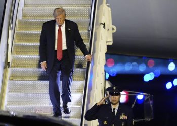 Trump califica de “monstruos” a presuntos integrantes del Tren de Aragua deportados a El Salvador