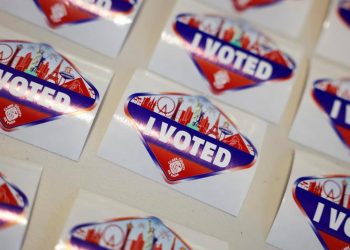 Trump firma orden ejecutiva que exige prueba de ciudadanía para votar