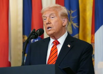 Trump firma una orden para desmantelar casi por completo el Departamento de Educación