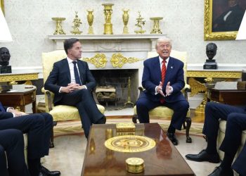 Trump insiste delante del jefe de la OTAN que EE.UU. necesita anexionar Groenlandia