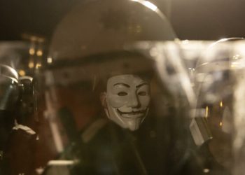 Turquía envía a prisión preventiva a 7 periodistas, incluido ganador de World Press Photo