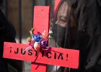 Una mujer es asesinada cada diez minutos por su pareja o un familiar