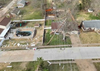 Van 42 muertos en Estados Unidos por el impacto de tornados
