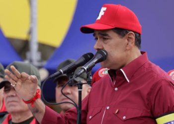 Venezuela advierte a Gobierno de Trump que no acogerá deportados en represalia por Chevron