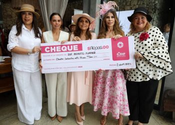 «Ana Paty Peralta apoya el Desayuno del Sombrero en beneficio al DIF Benito Juárez»