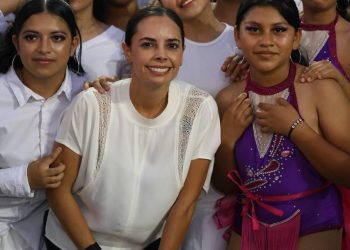 «Ana Paty Peralta destaca el papel de la juventud en el desarrollo de Cancún»