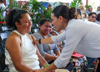«Ana Paty Peralta fomenta la democracia a través de comités vecinales»