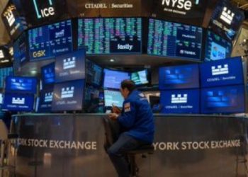 BOLSA DE VALORES CAE Y EL DOLAR CAE