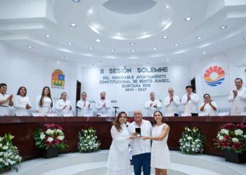 55 Años de Cancún: Reconocen a Benjamín de la Peña con la Medalla al Mérito Ciudadano