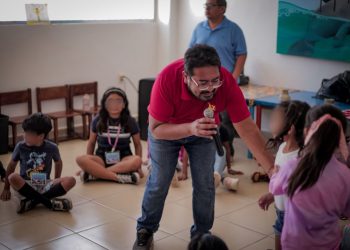 «Niñas y niños estrenan la nueva biblioteca de Santa María»